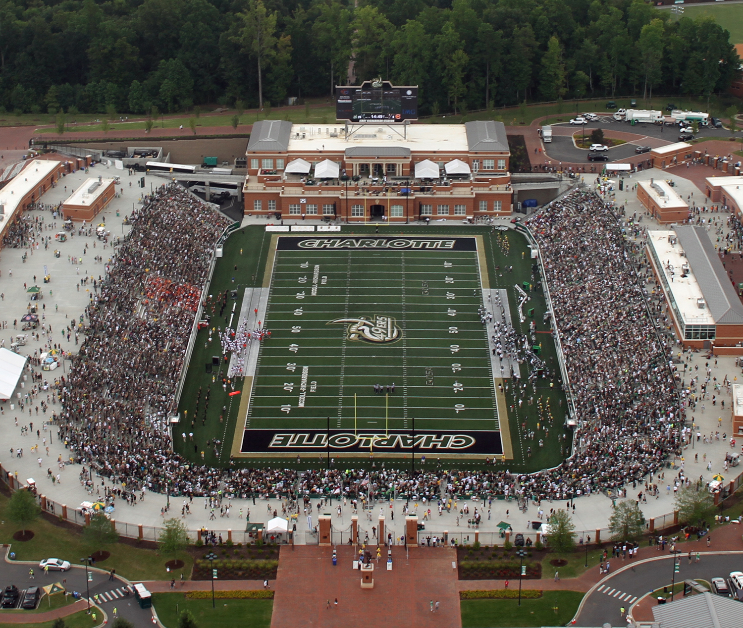 [Image: Feature_UNCC_aerial-with-campus11.jpg]